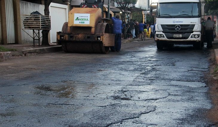 Também estão em execução obras de pavimentação, drenagem e sinalização
