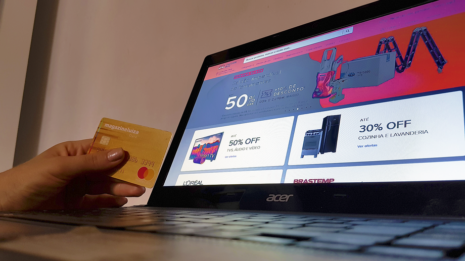 Uso de sites de vendas é um dos métodos usados pelos contraventores