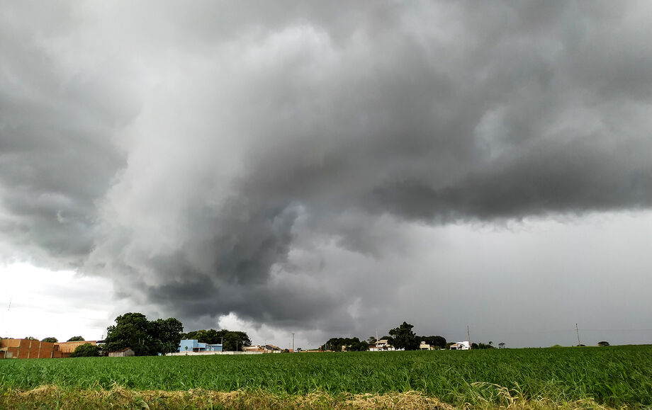 A meteorologia prevê mudanças nas condições climáticas a partir de terça-feira (1) com o aumento da nebulosidade e possibilidade de retorno gradativo das chuvas frequentes em diversas regiões de Mato Grosso do Sul