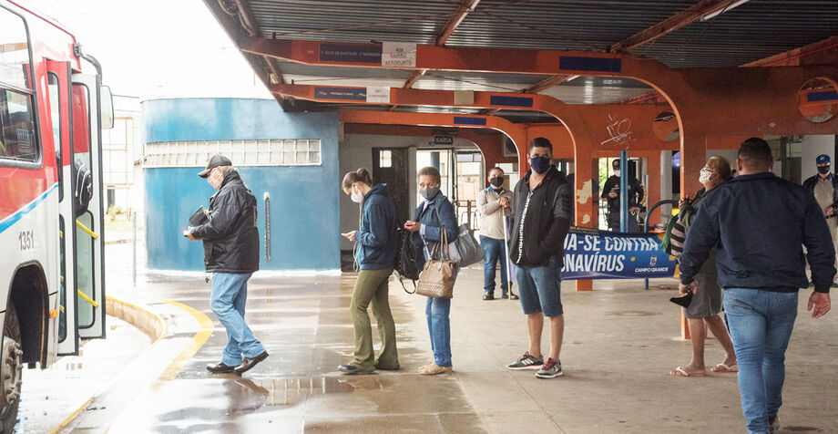 A população está usando máscara nos ônibus