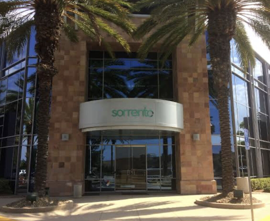 A farmacêutica Sorrento Therapeutics fechou um contrato com uma agência do Departamento de Defesa dos Estados Unidos para desenvolver um tratamento rápido contra a covid-19