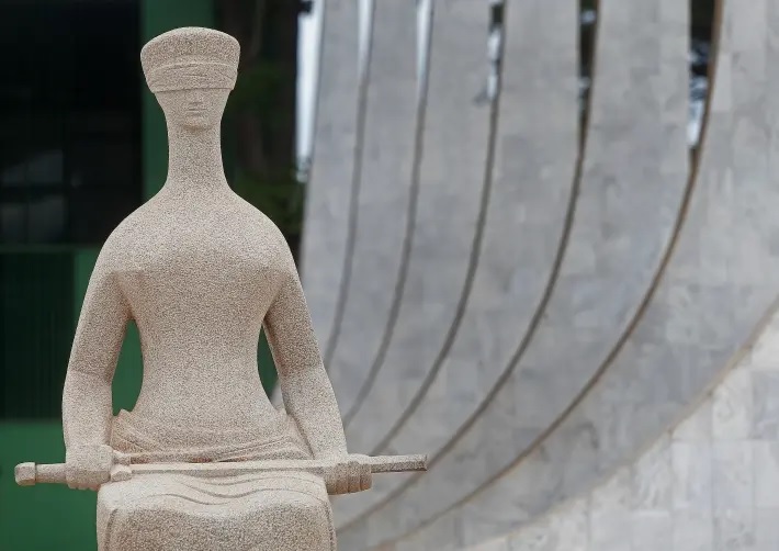 A estátua da Justiça, em frente ao Supremo Tribunal Federal.