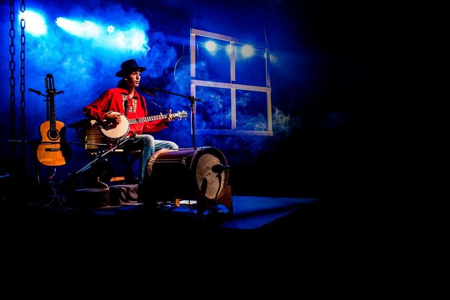No domingo, é a vez do cantor Raphael Vital