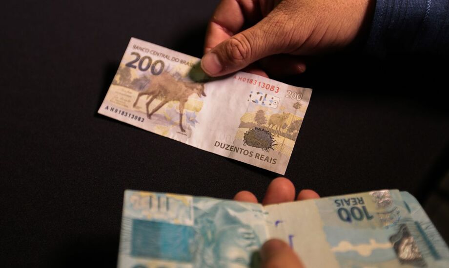 famílias com renda de um a cinco salários mínimos