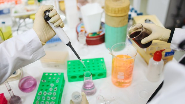 O estudo, que ainda não revisado por pares, descreve experimentos de cultura de células projetados para testar a capacidade da solução de inibir a infecção.