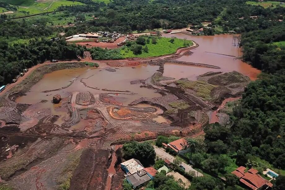 Barragem em Brumadinho se rompeu em 25 de janeiro de 2019 e matou 272 pessoas