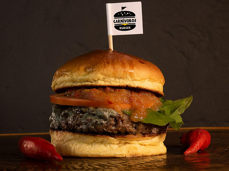 Ganhador de 2019 na categoria burger a Hamburgueria Carnívoros apresenta o Gorgolove