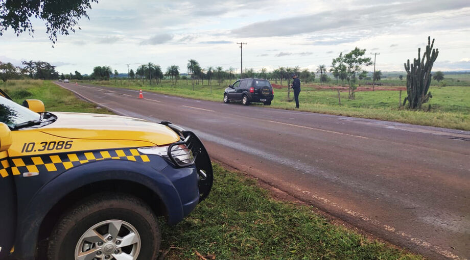 Foram abordados 1.915 veículos, com emissão de 273 autos de infrações de trânsito e atendeu quatro acidentes de trânsito que aconteceram nos municípios de Cassilândia, Deodápolis, Sidrolândia e Ponta Porã