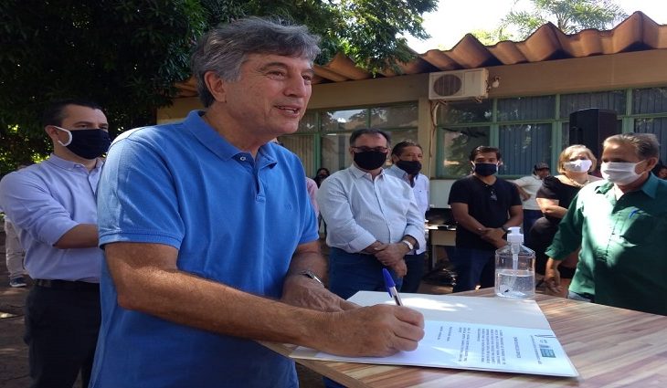 O governador em exercício, Murilo Zauith, assinou nessa sexta-feira (06) a Ordem de Serviço da obra
