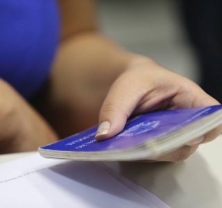 Mais de dois terços dos jovens têm emprego precário