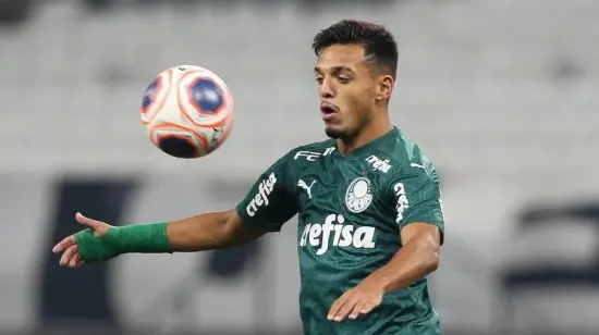 Gabriel Menino em ação pelo Palmeiras