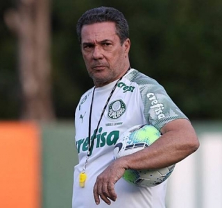 O técnico Vanderlei Luxemburgo