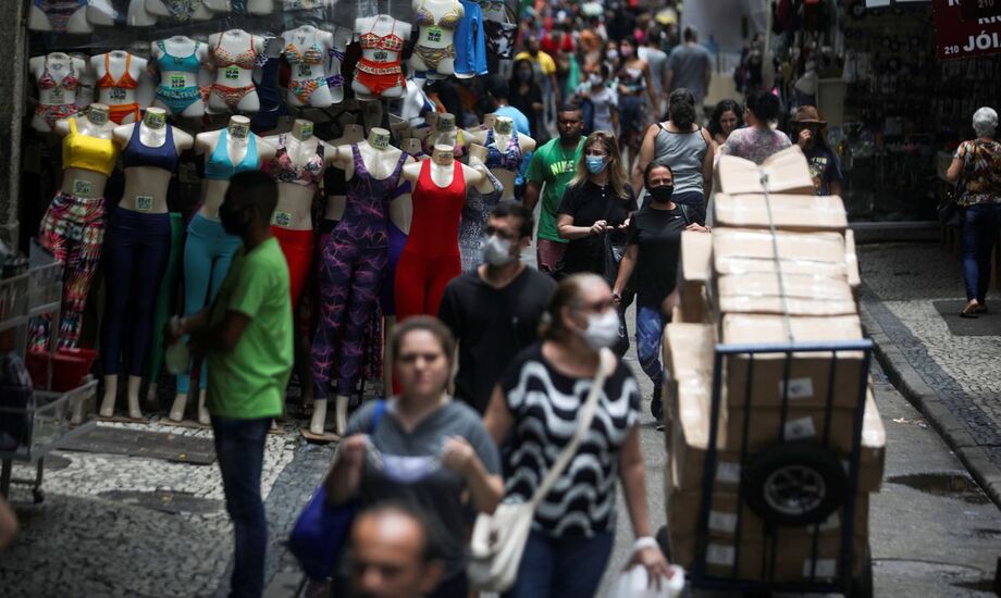 Faturamento de lojas pode subir 3,4%, diz a CNC