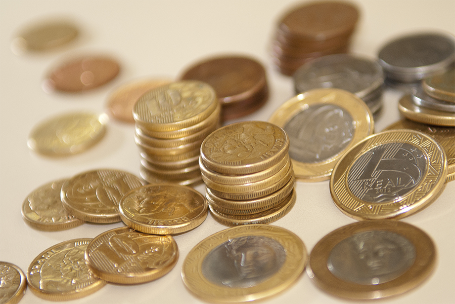 A taxa do contrato de Depósito Interfinanceiro (DI) para janeiro de 2022 fechou em 3,07% (regular) e 3,035% (estendida), de 3,064% ontem no ajuste
