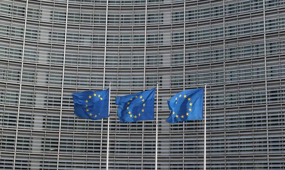 Bandeiras da União Europeia tremulam em Bruxelas, Bélgica Foto: Yves Herman/Reuters