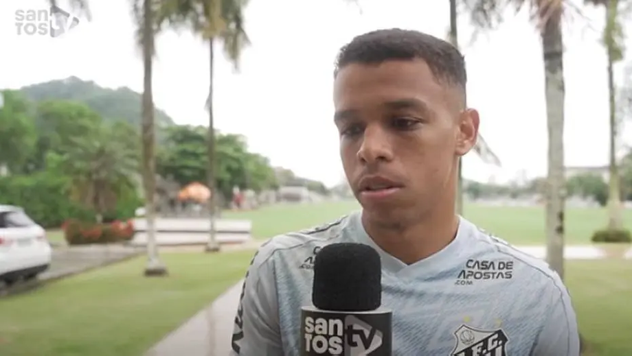 Sandry se inspira em ídolo Renato no Santos
