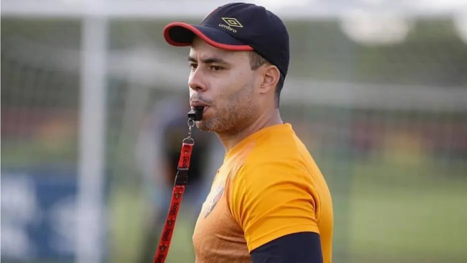 Jair Ventura, técnico do Sport