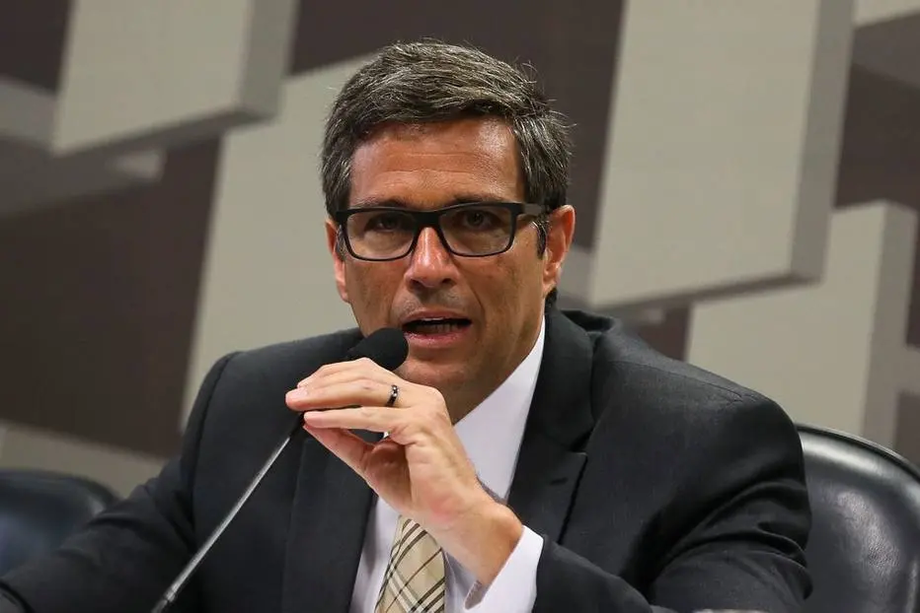 Campos Neto afirmou que vacinação em massa é uma luz no fim do túnel que pode ajudar na retomada da economia brasileira.