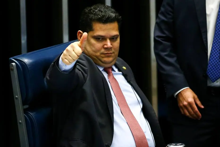 O presidente do Senado, Davi Alcolumbre (DEM-AP)