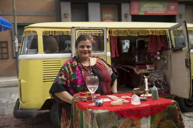 Christina Rodrigues como a cigana Madalena na temporada de 'Malhação' em 2014