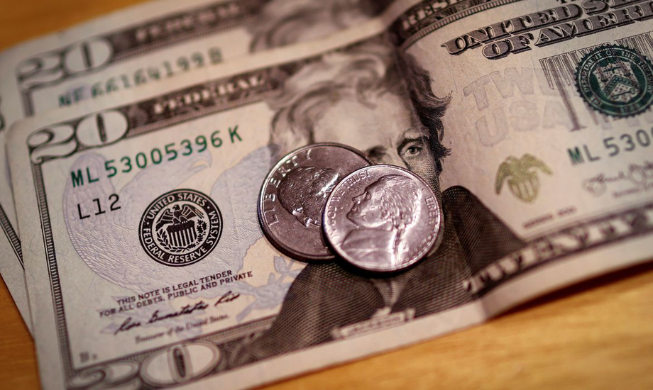 Na máxima do dia, o dólar encostou em R$ 5,22