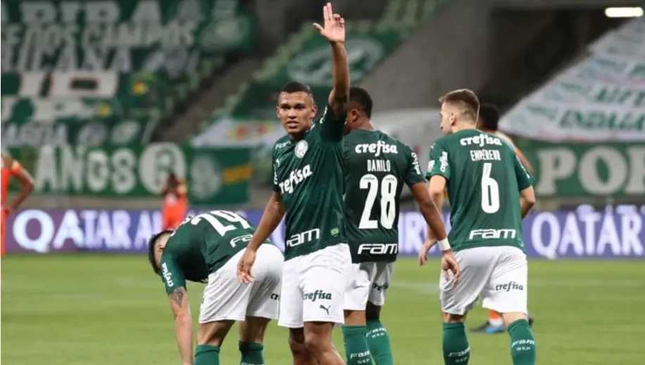 Gabriel Veron marcou dois golaços contra o Delfín, do Equador, pela Libertadores