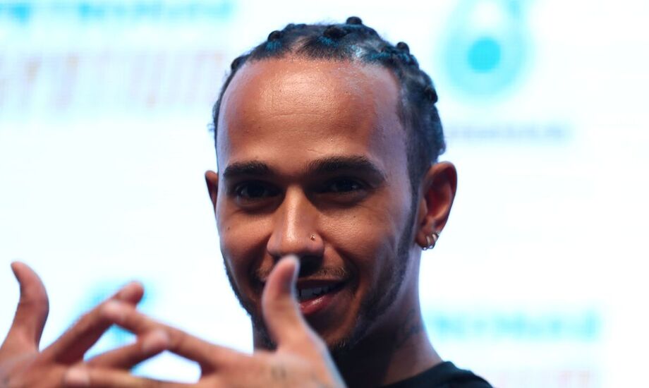 Lewis Hamilton voltou a falar sobre os efeitos da covid-19