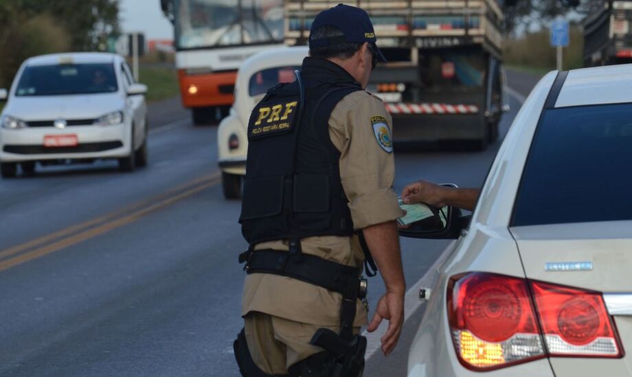 Pelo menos 1,5 mil novos agentes da Polícia Rodoviária Federal (PRF) devem integrar a corporação em 2021