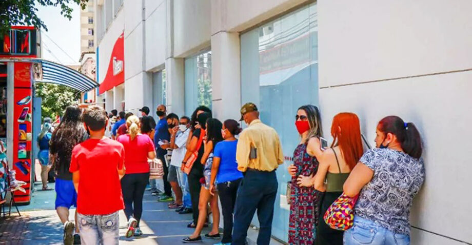 O Procon Estadual realizou diligências em cinco agências bancárias de Campo Grande