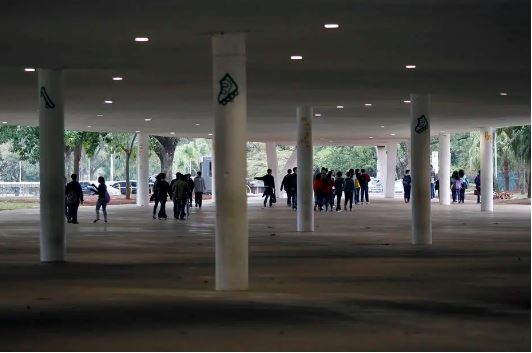Os problemas na estrutura da marquise são antigos