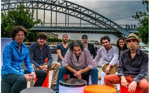 O sábado será do octeto francês Cotonete, a partir das 19h