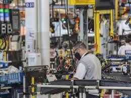 Setor industrial brasileiro é competente e empreendedor, mas precisa de um norte governamental
