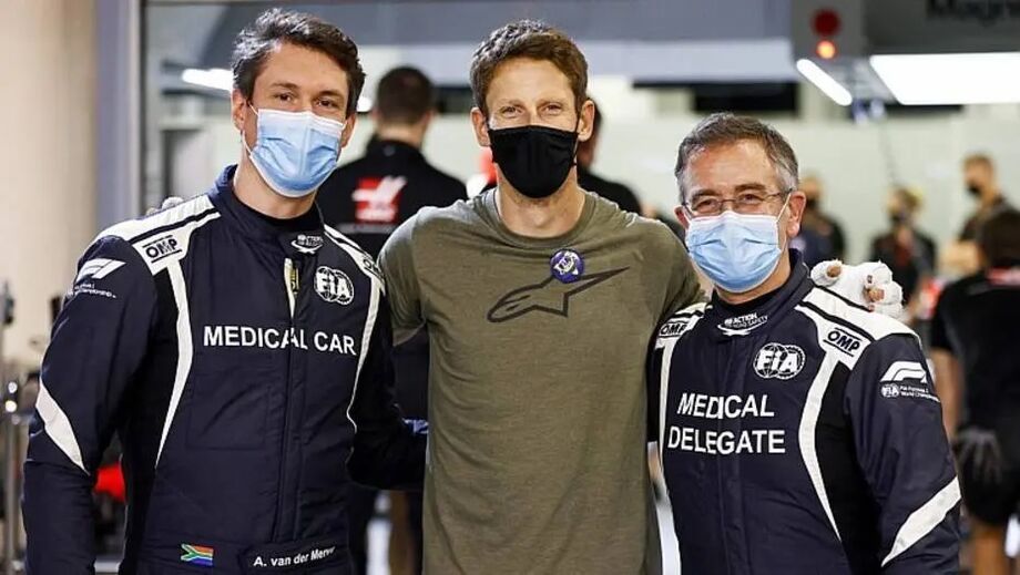 Grosjean reencontra socorristas no autódromo de Sakhir