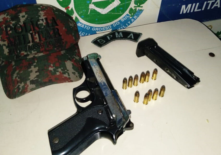 A arma que foi presa com a dupla