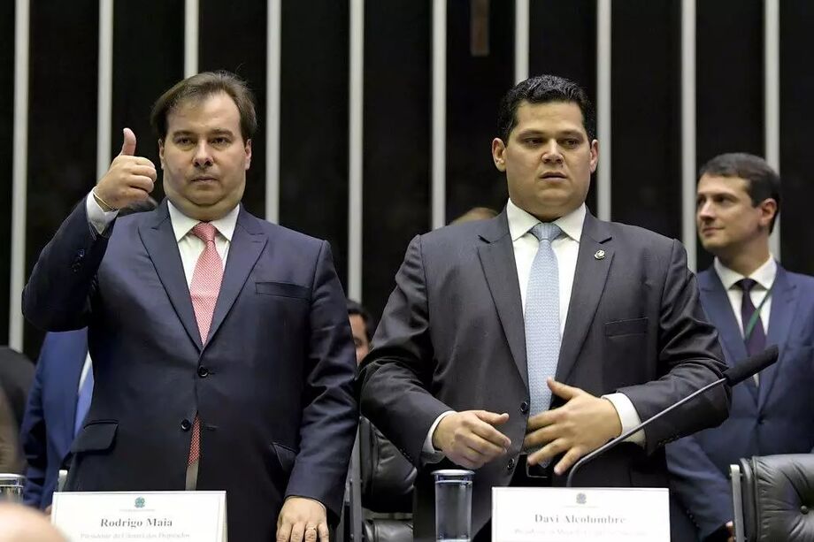 Os presidentes da Câmara, Rodrigo Maia (DEM-RJ), e do Senado, Davi Alcolumbre (DEM-AP)