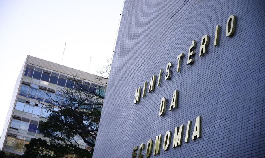Economia encerra vínculo com agência que elaborou lista de detratores