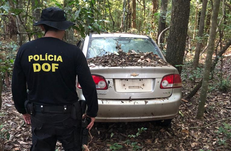 No sábado (12), uma equipe do DOF recuperou um veículo GM Classic, de cor prata, na rodovia MS-162, região de Maracaju
