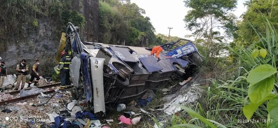 A Polícia Civil de Minas Gerais instaurou inquérito para apurar as causas do acidente