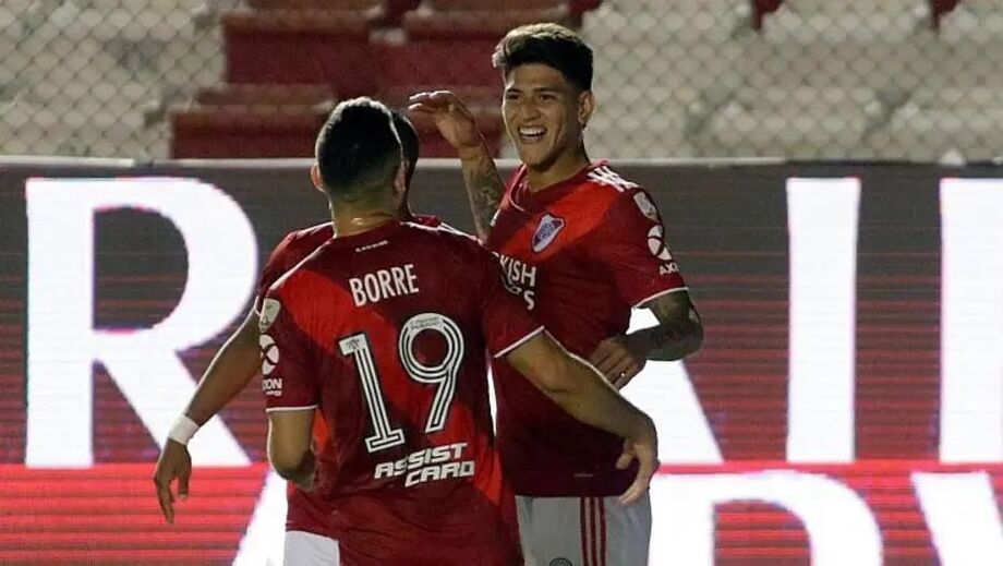 Colombianos Borré e Carrascal são destaques do River Plate
