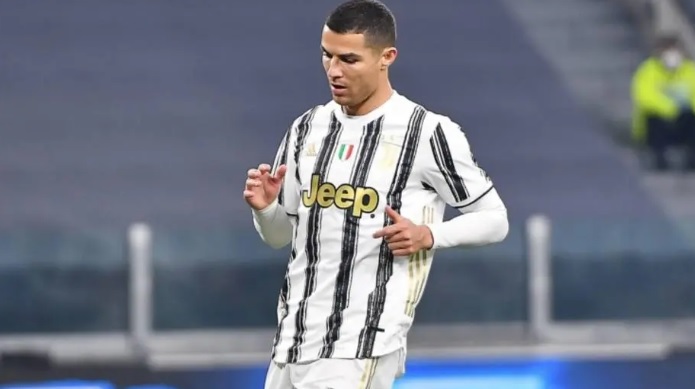 Cristiano Ronaldo lamenta durante jogo da Juventus