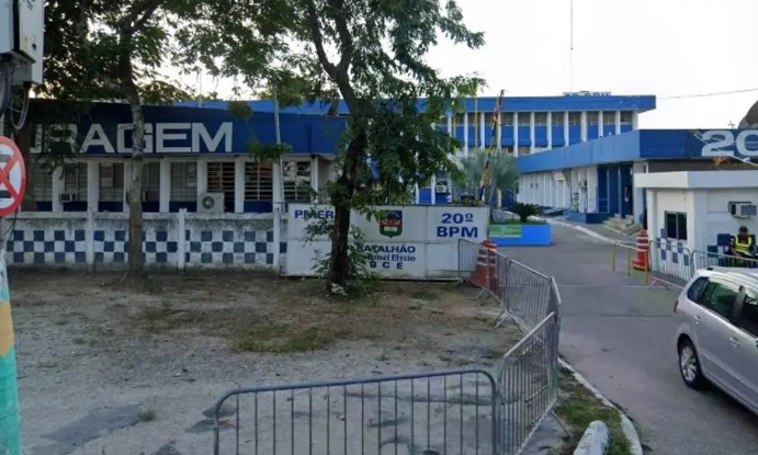 Equipe do 20ºBPM estava realizando patrulhamento quando foi abordada por um motorista, que informou estar transportando uma pessoa ferida