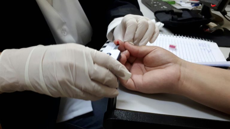 É possível encontrar o teste rápido para diagnóstico de HIV em todas as unidades básicas e de saúde da família