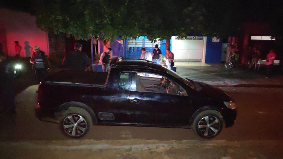 O casal morreu em frente a uma lanchonete