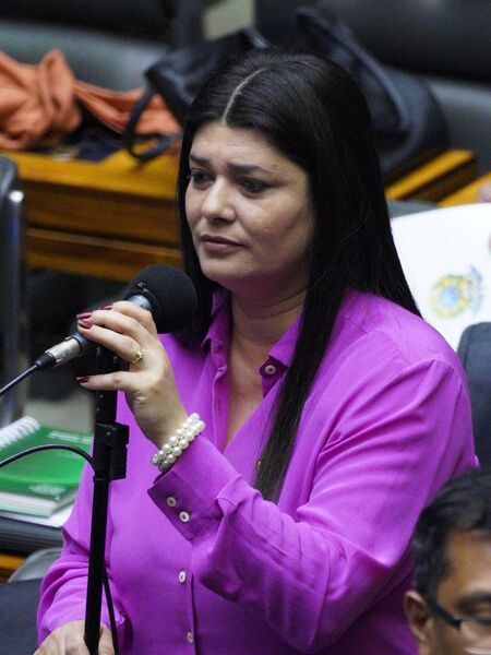 Deputada federal Rose Modesto quer prioridade na vacinação contra covid
