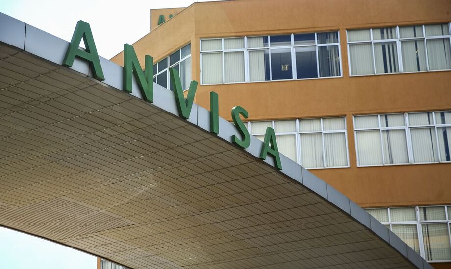 Anvisa forma maioria para liberar uso da Coronavac e vacina de Oxford