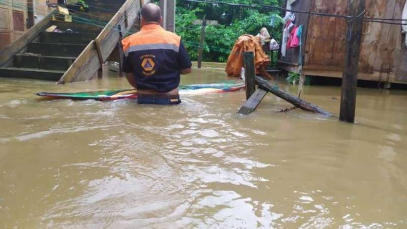 Fortes chuvas deixaram bairros inteiros alagados em Ubatuba