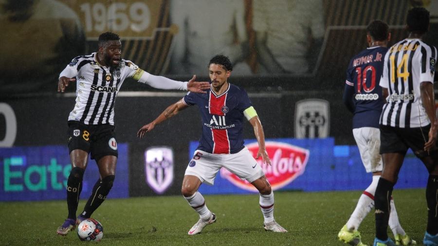 PSG vence Angers e dorme na liderança do Campeonato Francês