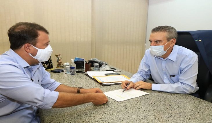 Ao se reunir com o secretário de Fazenda, Felipe Mattos, na tarde desta sexta-feira (29) o governador em exercício, deputado Paulo Corrêa