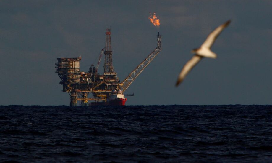 A produção de petróleo bruto do País caiu para uma média de 2,76 milhões de bpd em novembro