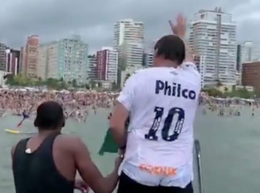 Bolsonaro na praia grande